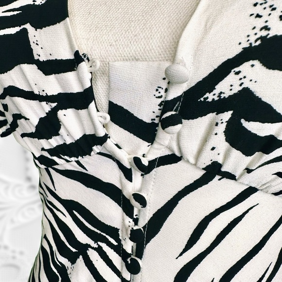 RIXO London ‘Tonya’ V-Neck Tiger Stripe Printed Button Up Flare Dress Size XXS - Picture 15 of 16